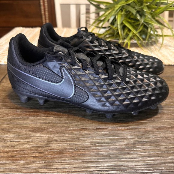 Nike Tiempo Legend 8 Kinetic Black  Soccer Cleats AT6107-010 Young Men Size 6 - Picture 1 of 9
